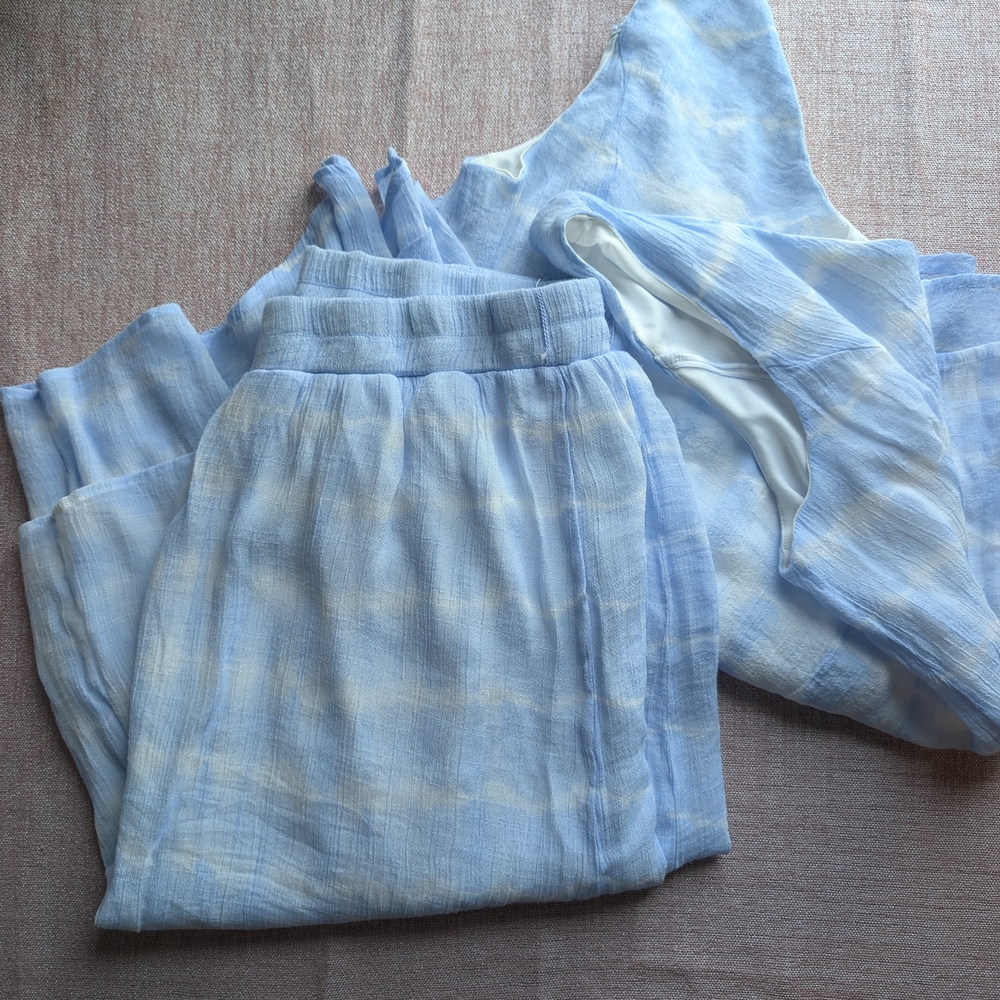 AB Studio Sky Blue Lounge Set The sizes are different: the skirt is XLand L shir
